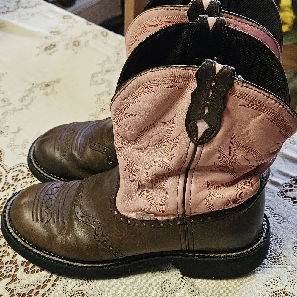 Justin Boots Women's Pink and Brown Ankle Booties - Picture 4 of 4